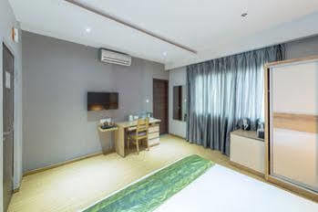 Treebo Golden Pearl Koramangala Hotel Bangalore Exterior photo
